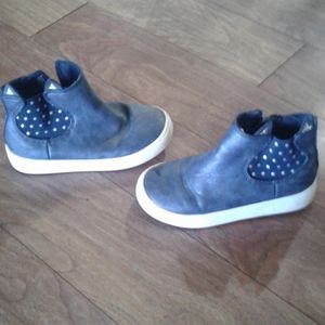 Cute cat  tennis shoe boots